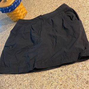 L. L. Bean Black Skort Outer Layer Nylon and Spandex Size 6